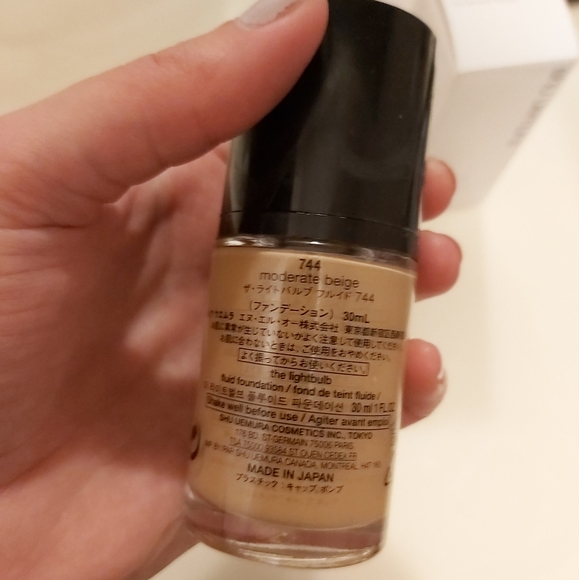Shu Uemura The Lightbulb Fluid Foundation - Picture 4 of 6